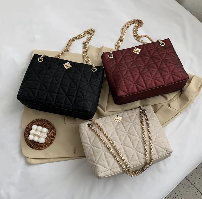 Fall 2020 Western style Fashion rhombus solid color Single shoulder bag Crossbody bag chain Women purses, 3 colors
Fall 2020 Western style Fashion rhombus solid color Single shoulder bag Crossbody bag chain Women purses, 3 colors