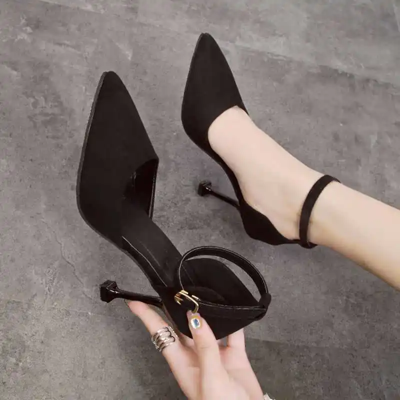2021 Spring Autumn New Euro-American Pointed Toe High Heels Female Stiletto Buckle Sandals Women Hollow All-match Heels Shoes
2021 Spring Autumn New Euro-American Pointed Toe High Heels Female Stiletto Buckle Sandals Women Hollow All-match Heels Shoes