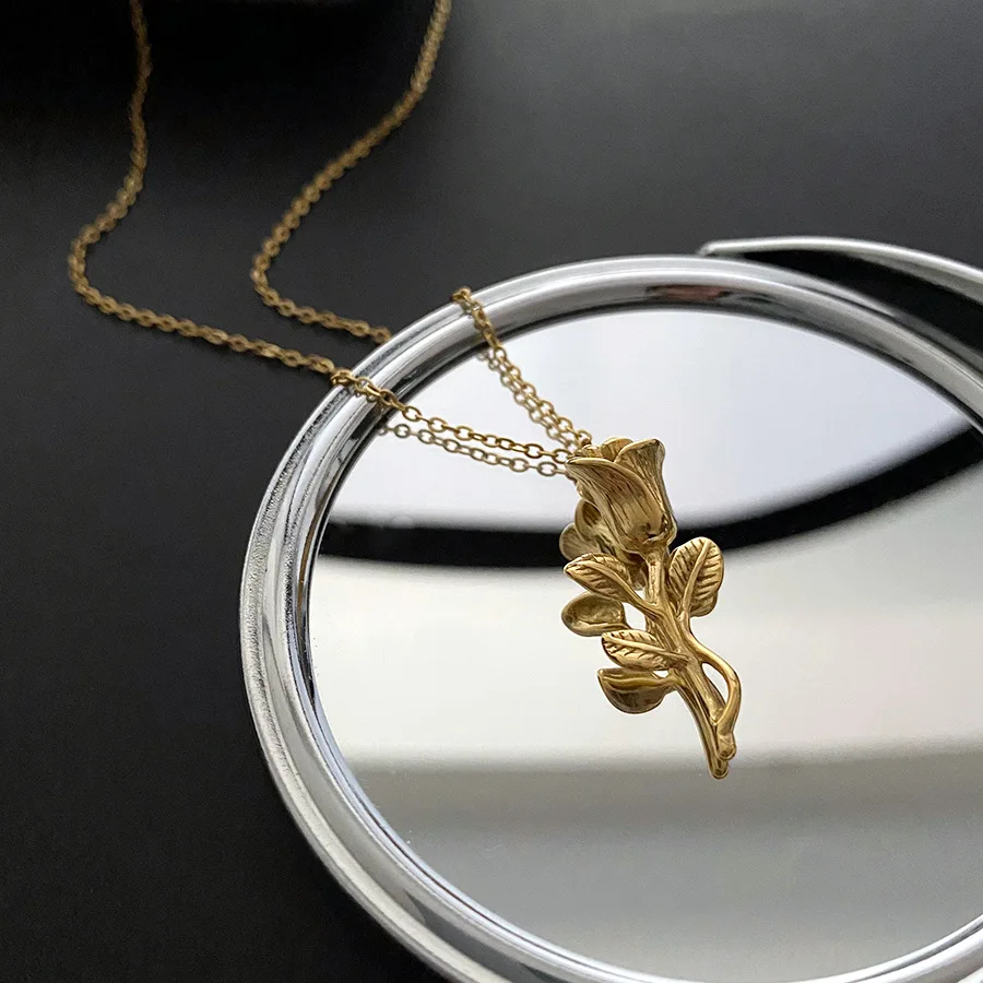 Delicate 18K Gold Plated 3D Rose Flower Shape Pendant Necklace Fade Resistant Stainless Steel Flower Necklace
Delicate 18K Gold Plated 3D Rose Flower Shape Pendant Necklace Fade Resistant Stainless Steel Flower Necklace