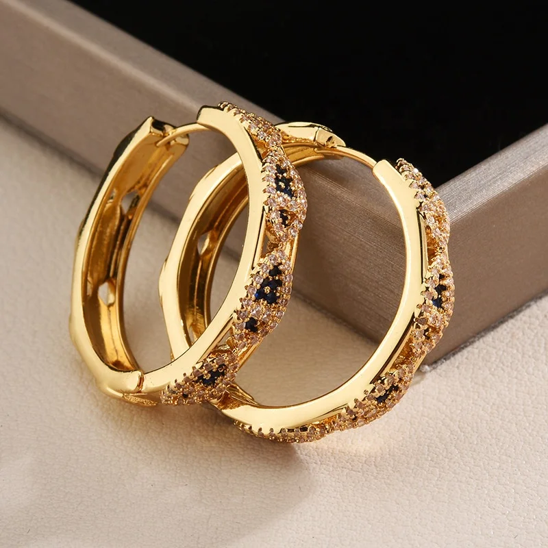 Wholesale New Fashion Small Rose Gold Plated Romantic Little Fish Hoop Earring for Women
Wholesale New Fashion Small Rose Gold Plated Romantic Little Fish Hoop Earring for Women