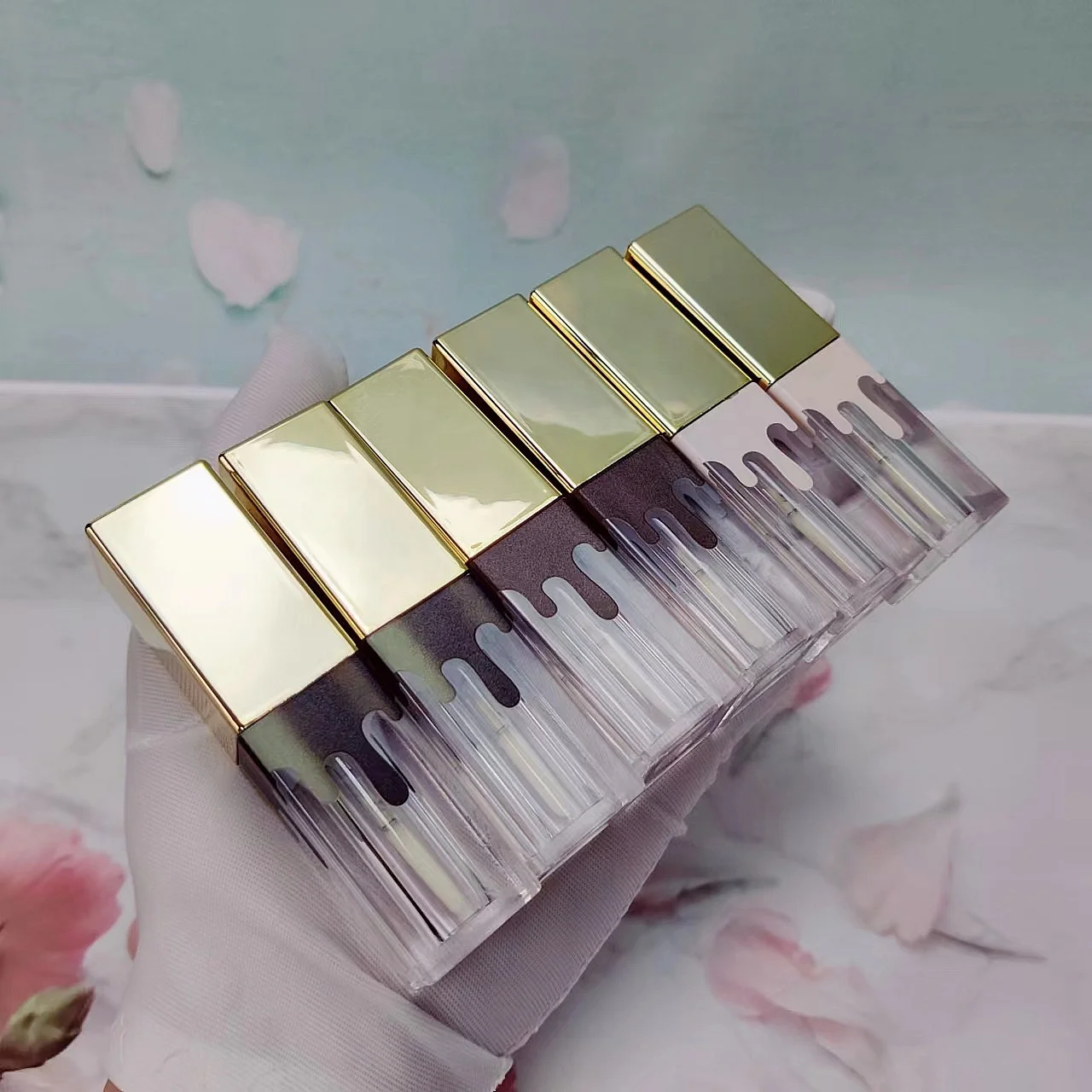 Unique Square Gold Lip Gloss Container Tubes Empty Clear Lipgloss Tubes Custom Logo Lipstick Packaging
Unique Square Gold Lip Gloss Container Tubes Empty Clear Lipgloss Tubes Custom Logo Lipstick Packaging