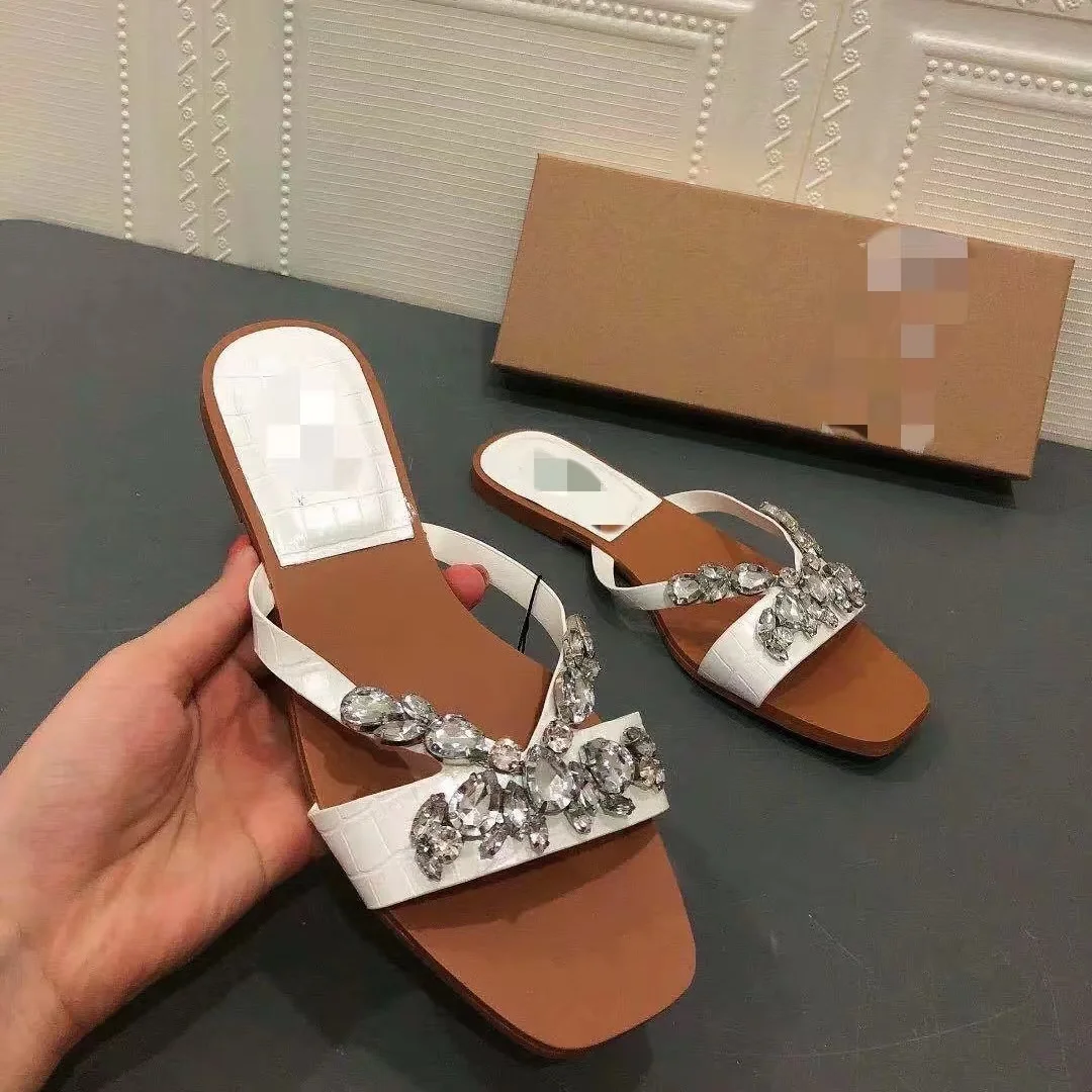 2022 Summer new arrival fashion flat casual rhinestone outdoor slippers square toe plus size beach slippers women shoes, Two colors or customized
2022 Summer new arrival fashion flat casual rhinestone outdoor slippers square toe plus size beach slippers women shoes, Two colors or customized