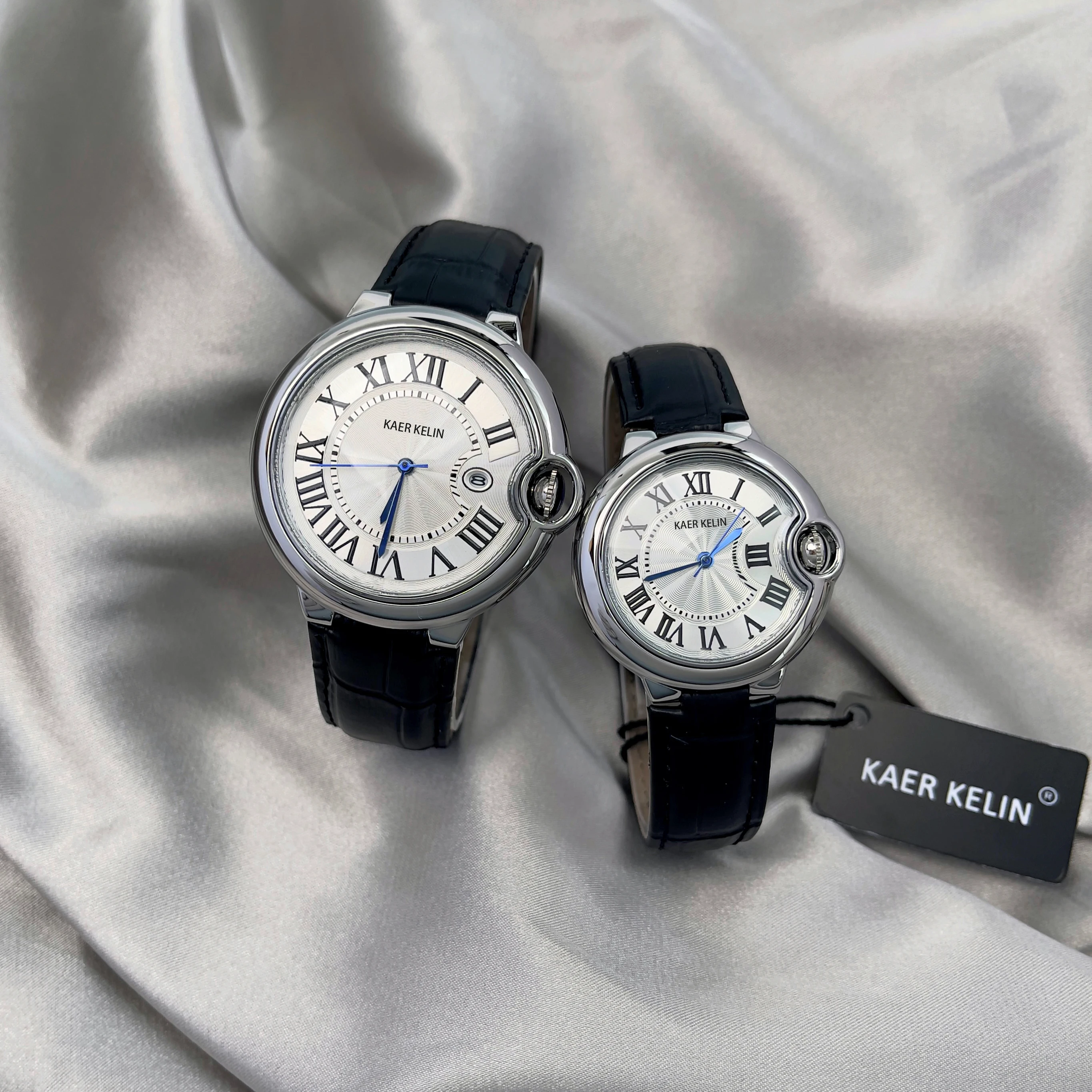 (Set of 2) Luxury Brand Quartz Watches Women Men Casual Roman Numeral Watch for Men Women PU Leather Quartz Wrist Watch Relogio
(Set of 2) Luxury Brand Quartz Watches Women Men Casual Roman Numeral Watch for Men Women PU Leather Quartz Wrist Watch Relogio