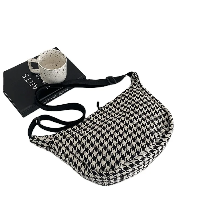 New Design Houndstooth Bag Women Canvas Sling Bag Black Messenger Bag Crossbody Fashionable
New Design Houndstooth Bag Women Canvas Sling Bag Black Messenger Bag Crossbody Fashionable