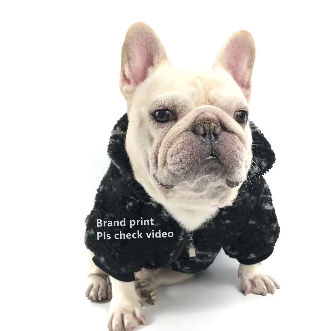 Autumn And Winter Plush Warm Environmental Protection Material Plush Fur Luxury Brand Printing Classic Bulldog Dog Coat
Autumn And Winter Plush Warm Environmental Protection Material Plush Fur Luxury Brand Printing Classic Bulldog Dog Coat
