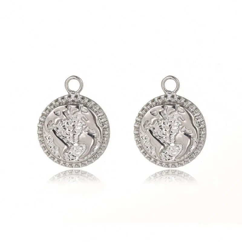 Gold-plated Creative Fashion Engraved Stainless Steel Round Pendant Vintage Accessories, Silver color
Gold-plated Creative Fashion Engraved Stainless Steel Round Pendant Vintage Accessories, Silver color
