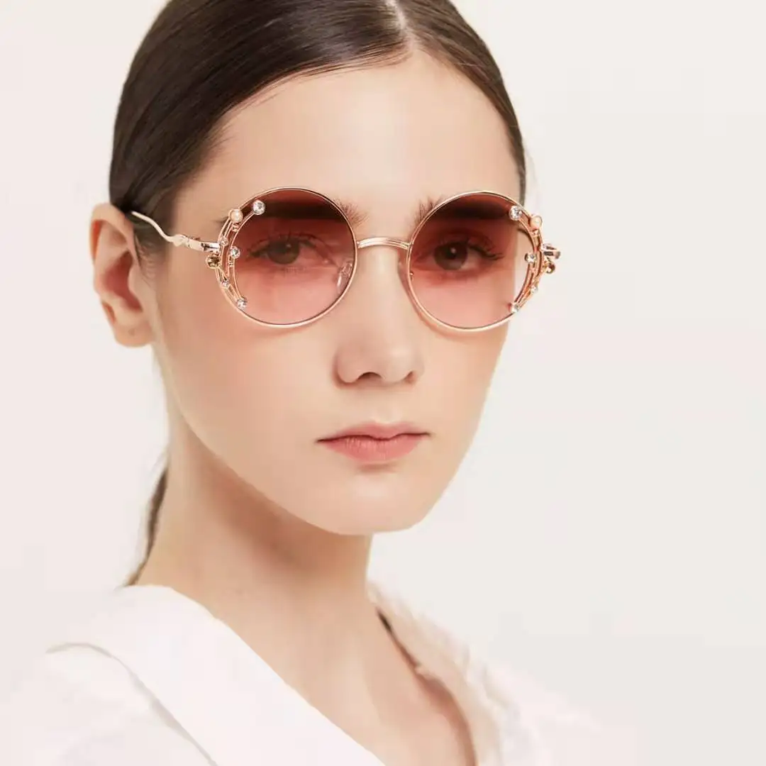 New round frame with diamond retro fashion ladies sunglasses, fashion metal UV400 sunglasses, 4colors
New round frame with diamond retro fashion ladies sunglasses, fashion metal UV400 sunglasses, 4colors