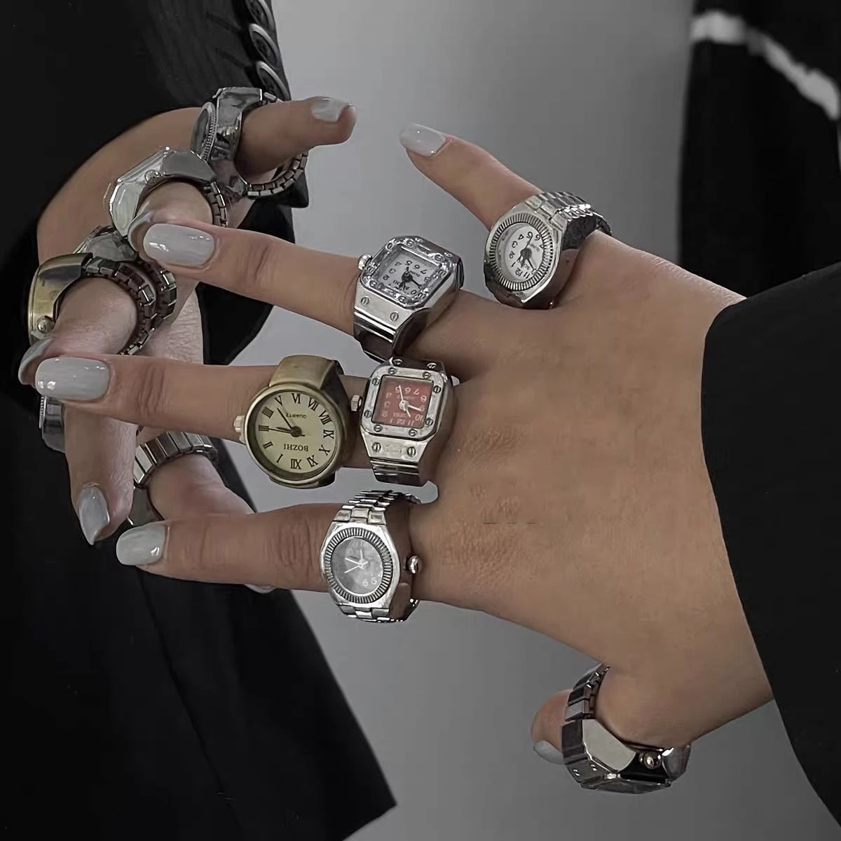 Dvacaman Punk Hip-hop Finger Rings Mini Watches Adjustable Vintage Electronic Watch Gold Plated Ring For Women Men Jewelry
Dvacaman Punk Hip-hop Finger Rings Mini Watches Adjustable Vintage Electronic Watch Gold Plated Ring For Women Men Jewelry