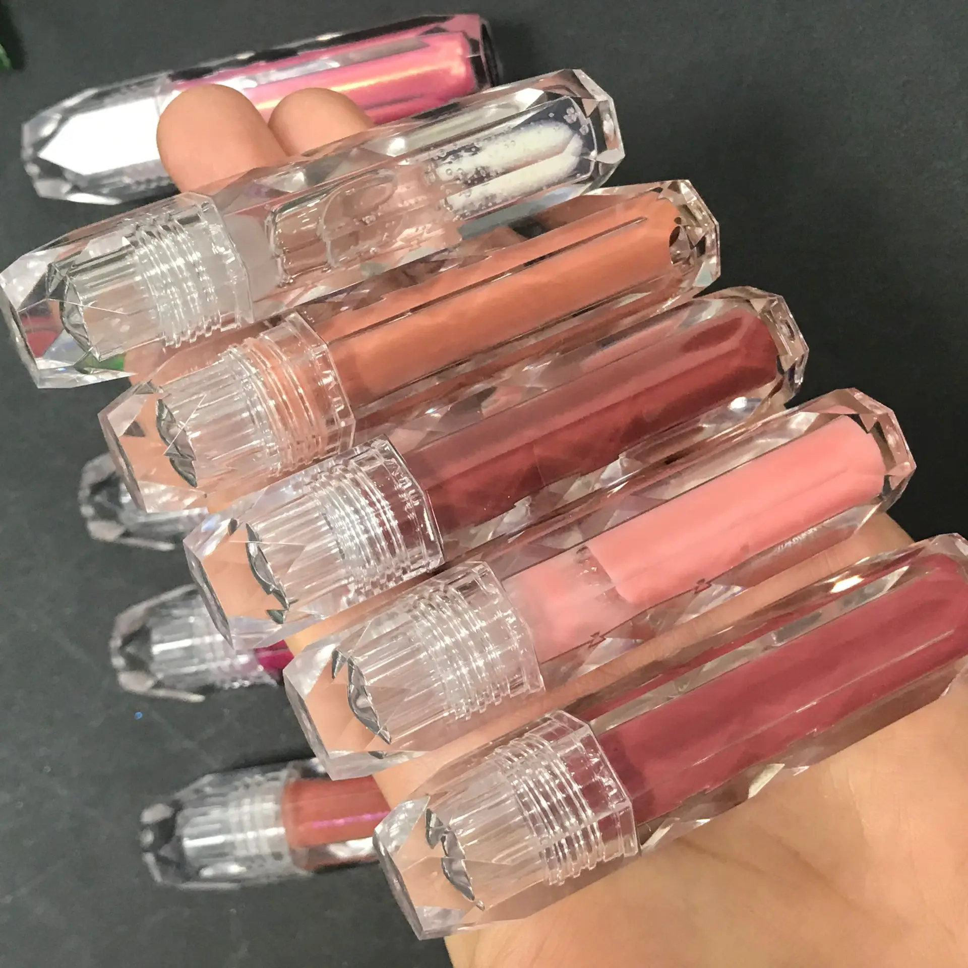 Cute mini lipgloss tube packaging lip gloss private label glossy with your logo organic for kids vegan lipgloss
Cute mini lipgloss tube packaging lip gloss private label glossy with your logo organic for kids vegan lipgloss