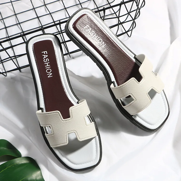 Summer fashion 2019 new H slippers for girls flat beach slippers for girls Korean flip-flops for girls
Summer fashion 2019 new H slippers for girls flat beach slippers for girls Korean flip-flops for girls