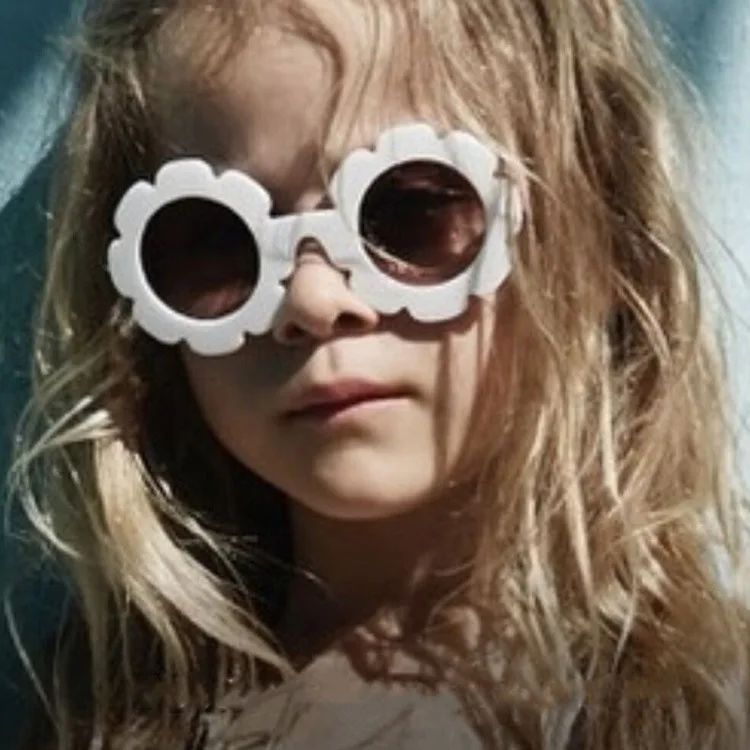 New cute sun flower children's sunglasses and women wild concave shape personality baby anti-UV sunglasses
New cute sun flower children's sunglasses and women wild concave shape personality baby anti-UV sunglasses
