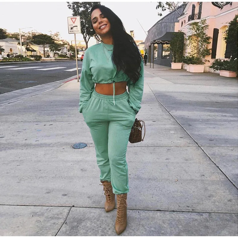 Fashion autumn round neck drawstring leisure suit long-sleeved top trousers two-piece ladies leisure suit wholesale
Fashion autumn round neck drawstring leisure suit long-sleeved top trousers two-piece ladies leisure suit wholesale