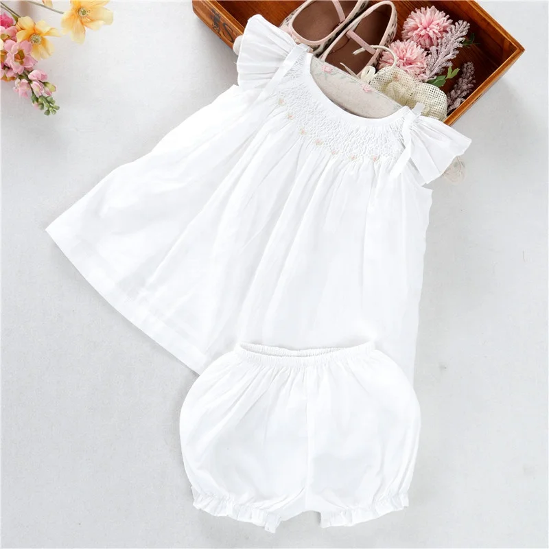 C75015 2020 white smocked clothing sets baby dresses girls smocked dress hand made embroidery boutiques kids clothes wholesale, Floral
C75015 2020 white smocked clothing sets baby dresses girls smocked dress hand made embroidery boutiques kids clothes wholesale, Floral