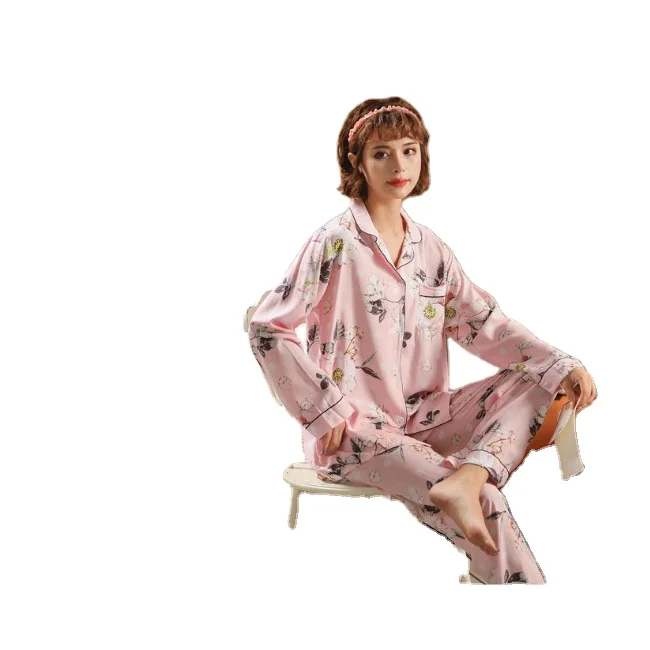 The best-selling spring and autumn thin breathable cotton silk lapel open button women's pajamas, Shown
The best-selling spring and autumn thin breathable cotton silk lapel open button women's pajamas, Shown