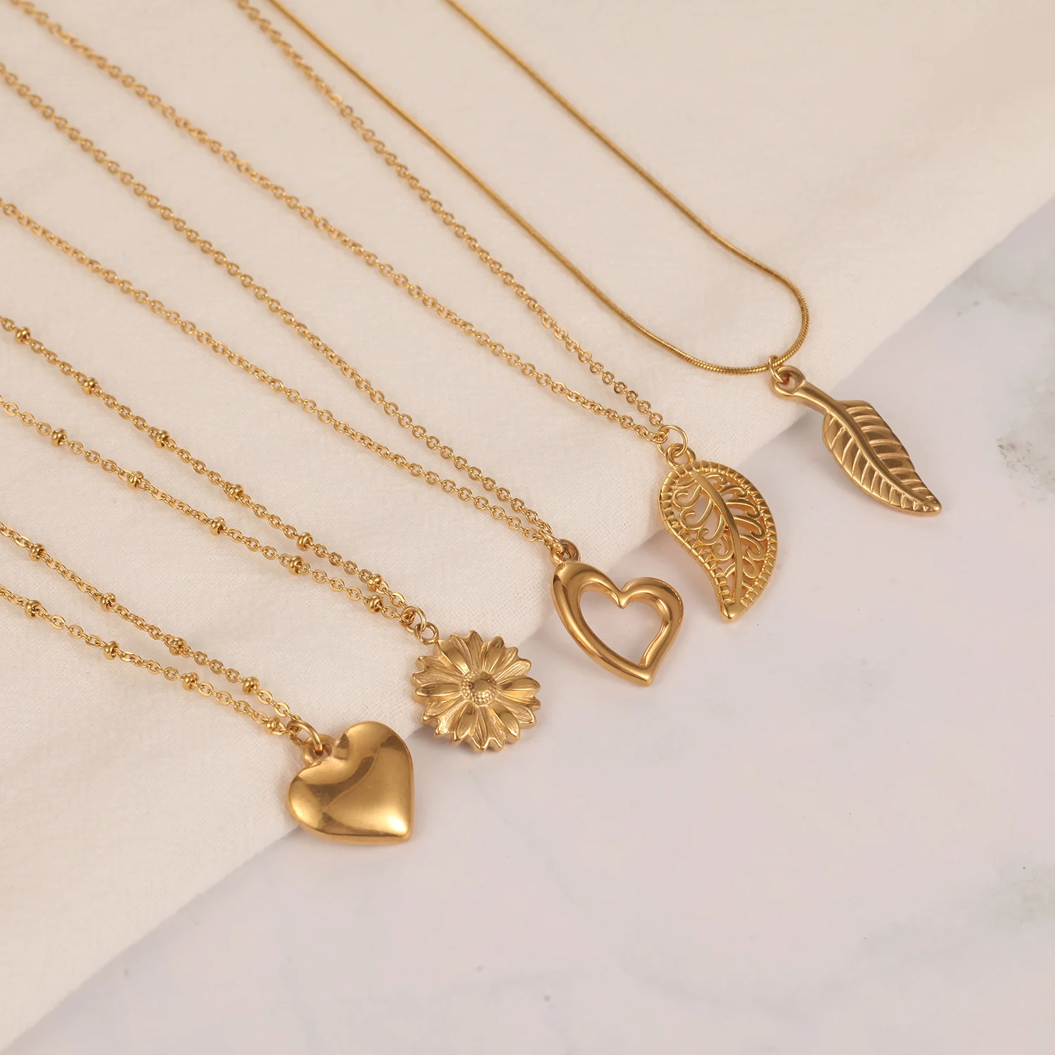 Vintage Heart Sun Flower Leaf Pendant Necklace Gift For Mother Girl Friend Birthday Date Anniversary
Vintage Heart Sun Flower Leaf Pendant Necklace Gift For Mother Girl Friend Birthday Date Anniversary