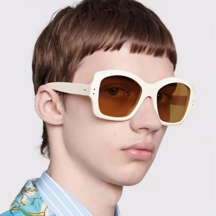 High Quality Women Sunglass Oversize Shades 2021 Beige Fashion Glasses Designer Woman Sunglasses Luxury, As pictures or customized color 
High Quality Women Sunglass Oversize Shades 2021 Beige Fashion Glasses Designer Woman Sunglasses Luxury, As pictures or customized color