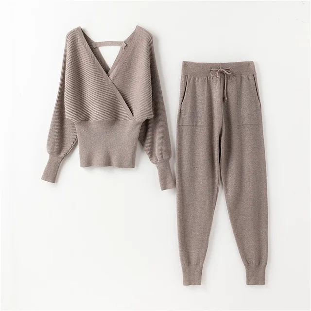 Autumn and Winter Tracksuit Women's Sexy V-Neck Cross Sweatshirt Two Piece Set Knit Pants Suit From China
Autumn and Winter Tracksuit Women's Sexy V-Neck Cross Sweatshirt Two Piece Set Knit Pants Suit From China