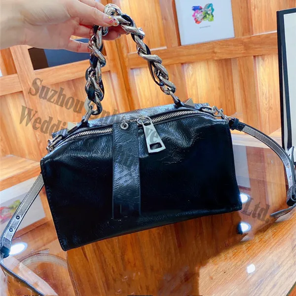 Gorgeous Ladies Sliver Pillow Large Capacity Tote Shoulder Bag Handbags Women Black Round Barrel Shape Cross body Hand bag
Gorgeous Ladies Sliver Pillow Large Capacity Tote Shoulder Bag Handbags Women Black Round Barrel Shape Cross body Hand bag