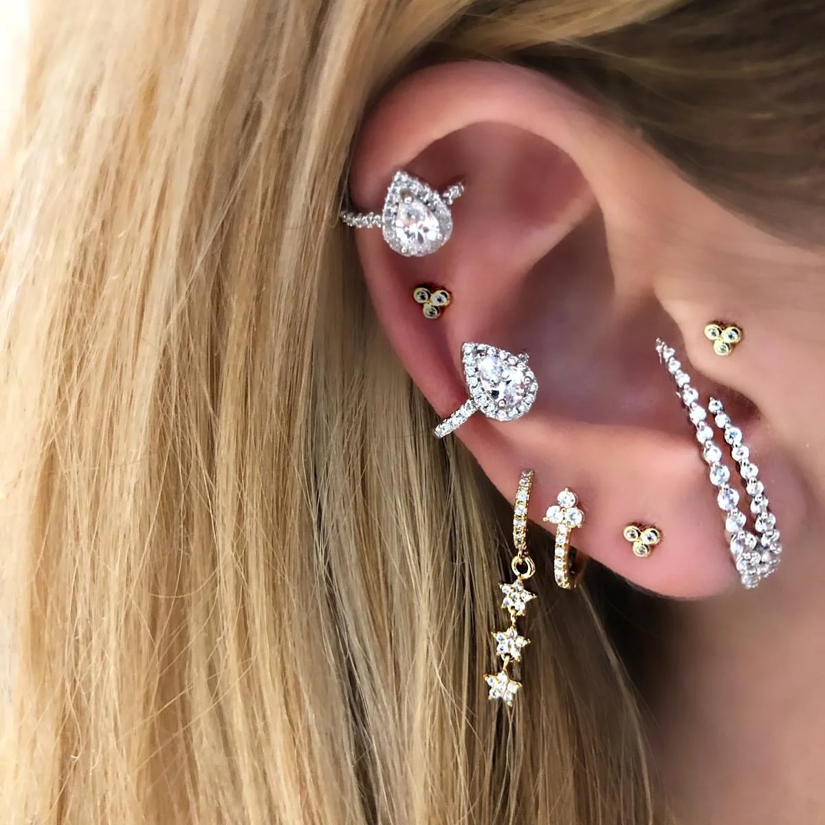 1 piece ear cuff gold plated colorful birthstone water droplets shape bling earring, Picture
1 piece ear cuff gold plated colorful birthstone water droplets shape bling earring, Picture