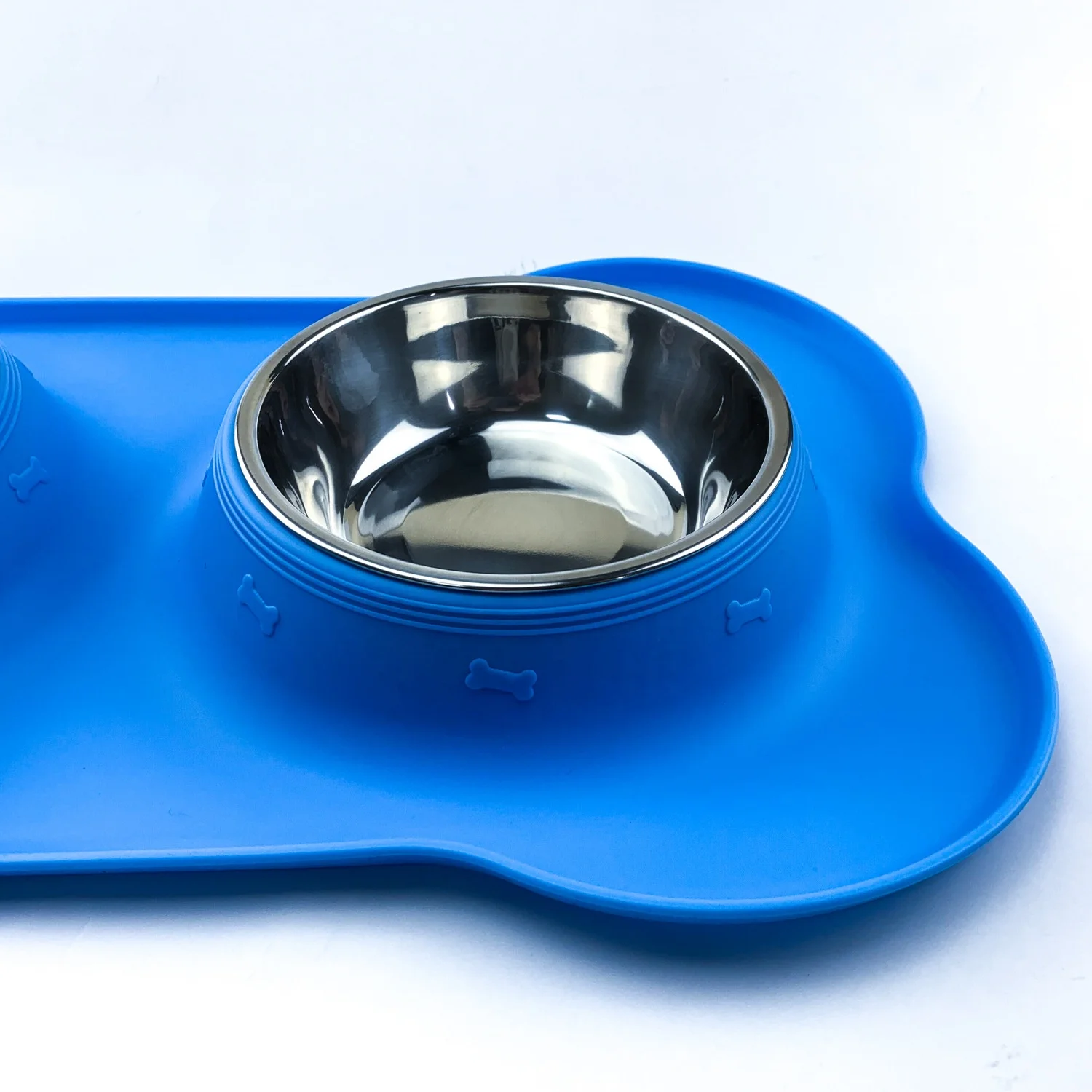 Waterproof Non Slip Non-Stick Pet Food Silicone Bowl Mat Feeding Tray for Cats and Dogs
Waterproof Non Slip Non-Stick Pet Food Silicone Bowl Mat Feeding Tray for Cats and Dogs