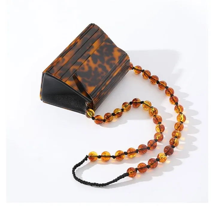 2020 fashion design vintage acrylic chain hawksbill envelope clutch bag for woman
2020 fashion design vintage acrylic chain hawksbill envelope clutch bag for woman