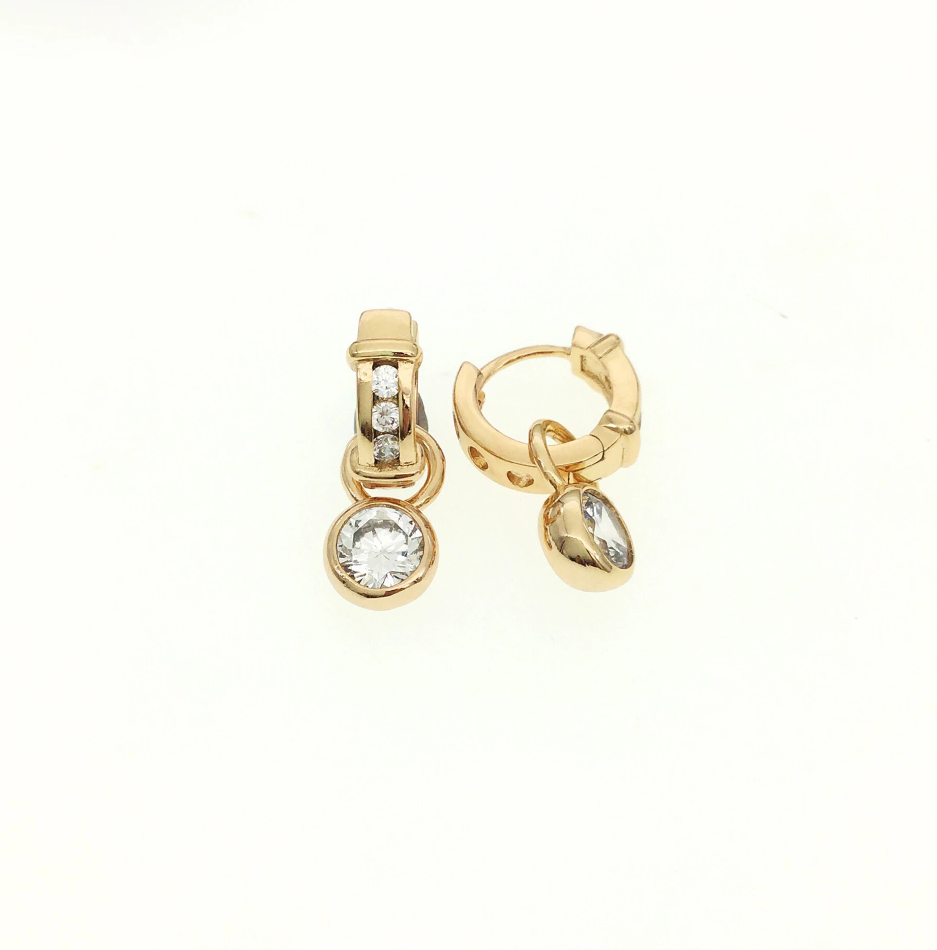 A01 xuping New designer hand shaped earrings women jewelry gold plated drop earrings
A01 xuping New designer hand shaped earrings women jewelry gold plated drop earrings