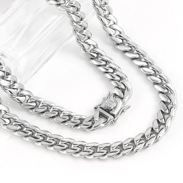 Machining of custom stainless steel jewelry Cuban necklace with titanium steel chain wholesale.
Machining of custom stainless steel jewelry Cuban necklace with titanium steel chain wholesale.