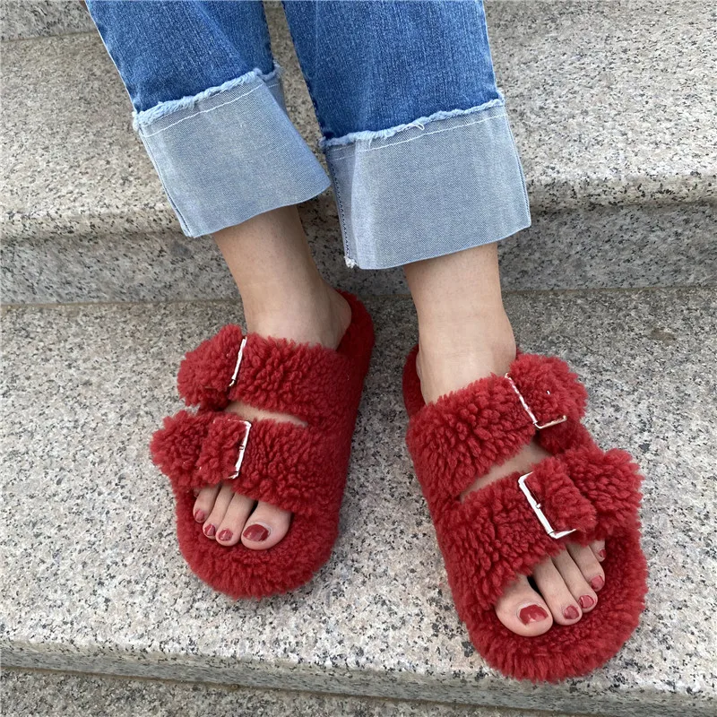 Indoor leather slippers Designer logo leather slippers Leather sandals and slippers ladies, Customer's request
Indoor leather slippers Designer logo leather slippers Leather sandals and slippers ladies, Customer's request