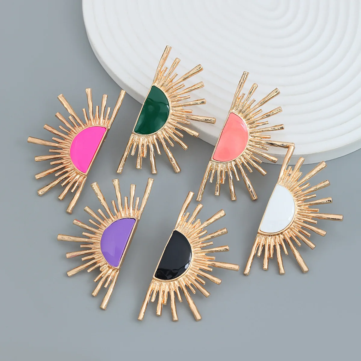 Summer New alloy Sunflower Earrings Exaggerate Party Alloy Flower Earrings Jewelry for Women
Summer New alloy Sunflower Earrings Exaggerate Party Alloy Flower Earrings Jewelry for Women