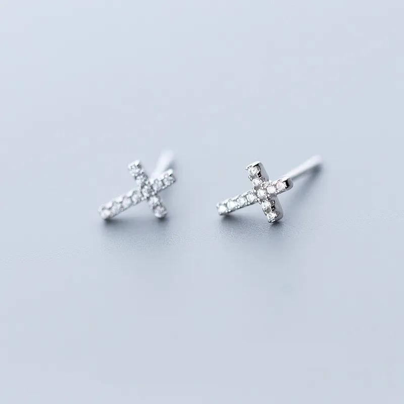 Simple Accessory CZ Crystal Cross S925 Silver Stud Earrings Cubic Zircon Cross Sterling Silver Stud Earrings
Simple Accessory CZ Crystal Cross S925 Silver Stud Earrings Cubic Zircon Cross Sterling Silver Stud Earrings