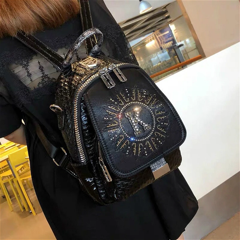 Brand Women Leather Backpack 2021 Diamond Sequin Rhinestone K Letter Female Backpack Korea Dual-use Shoulder Bag Bagpack New
Brand Women Leather Backpack 2021 Diamond Sequin Rhinestone K Letter Female Backpack Korea Dual-use Shoulder Bag Bagpack New