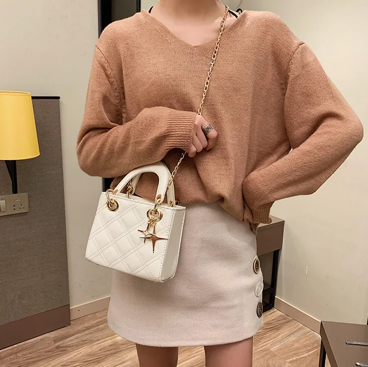 2021 New simple and fashionable Diamond chain buckle shoulder bag girls shopping wallet and phone handbags, 4 colors
2021 New simple and fashionable Diamond chain buckle shoulder bag girls shopping wallet and phone handbags, 4 colors