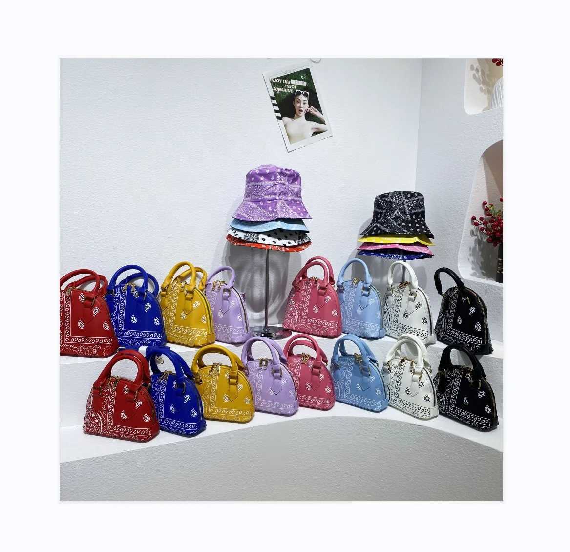 2021 Wholesale Ins New Fashion Cashew Flower Women Handbag Set Portable Simple Chain Shoulder Bag Diagonal Ladies Bandana Bags
2021 Wholesale Ins New Fashion Cashew Flower Women Handbag Set Portable Simple Chain Shoulder Bag Diagonal Ladies Bandana Bags