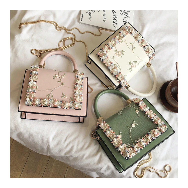 New Embroidery Flowers Design Women Bags Gold Chain Shoulder Bags Girls Women Handbags, Customized color
New Embroidery Flowers Design Women Bags Gold Chain Shoulder Bags Girls Women Handbags, Customized color