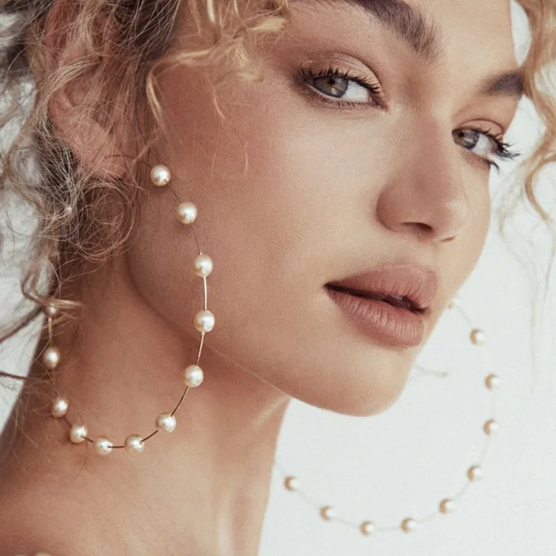 Factory Wholesale New Fashion Boho White Pearl Round Circle Hoop Earrings Women Large Size Earrings Pearl Earring For Women, Picture shows
Factory Wholesale New Fashion Boho White Pearl Round Circle Hoop Earrings Women Large Size Earrings Pearl Earring For Women, Picture shows