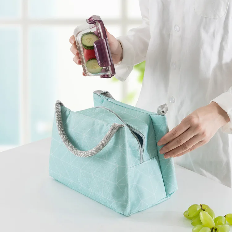 Thickened Waterproof Portable Insulation Bag Lunch Box Bag Insulation Bag, Blue,white,pink,gray
Thickened Waterproof Portable Insulation Bag Lunch Box Bag Insulation Bag, Blue,white,pink,gray