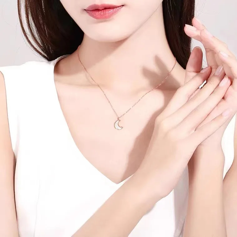Certified 18K Gold Moon Pendant With Diamond AU750 Colored Gold Fashion All-Match Necklace Water Shell Gold Wholesale
Certified 18K Gold Moon Pendant With Diamond AU750 Colored Gold Fashion All-Match Necklace Water Shell Gold Wholesale
