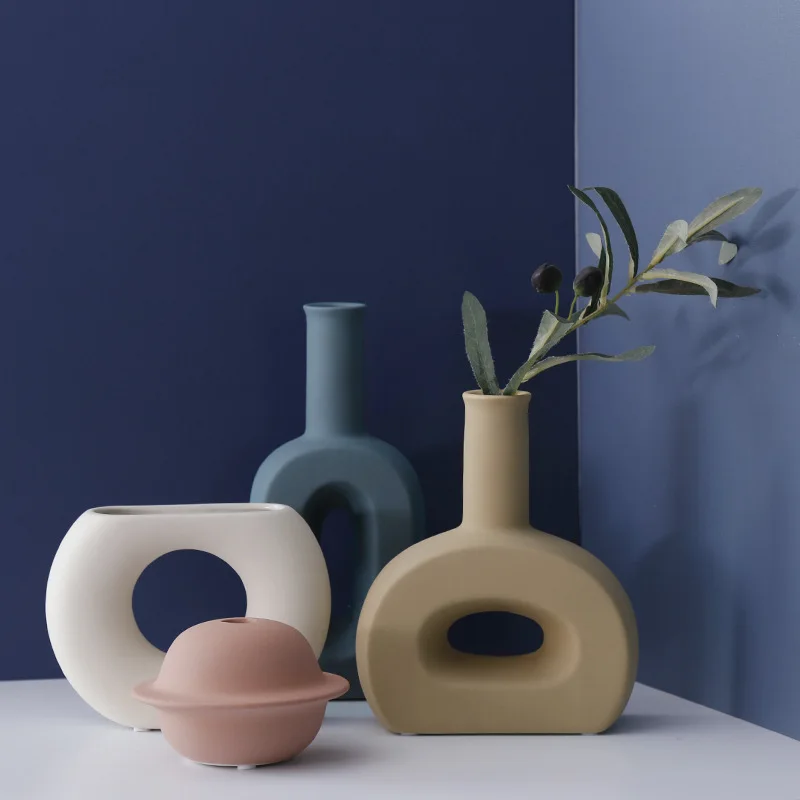 Wholesale Porcelain Ornament For Home Decor Flower Vase Geometry Art Decoration Home Decoration Pieces
Wholesale Porcelain Ornament For Home Decor Flower Vase Geometry Art Decoration Home Decoration Pieces