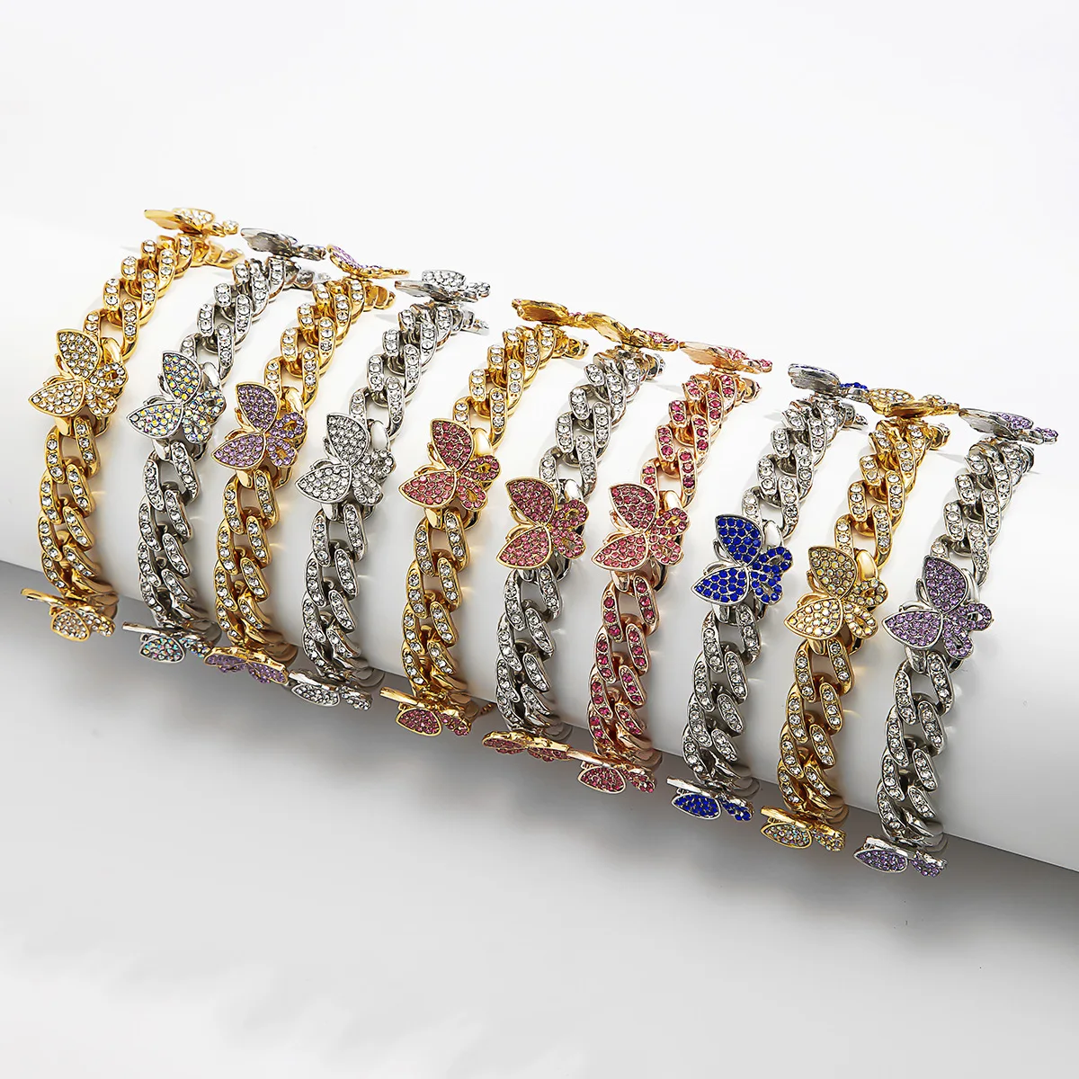 Luxury Personalized Gold Full Crystal Rhinestone Ankle Bracelet Miami Cuban Link Chain CZ Butterfly Anklets For Women, Silver\gold
Luxury Personalized Gold Full Crystal Rhinestone Ankle Bracelet Miami Cuban Link Chain CZ Butterfly Anklets For Women, Silver\gold