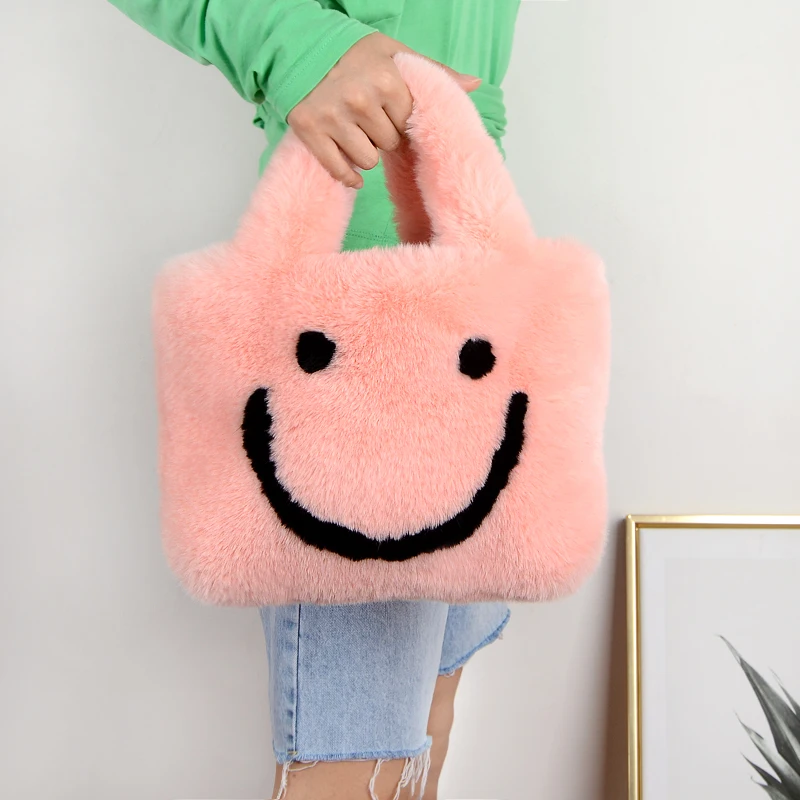 Winter women's fur one-shoulder messenger bag faux fur handbag smiley face pattern bag, Customizable
Winter women's fur one-shoulder messenger bag faux fur handbag smiley face pattern bag, Customizable
