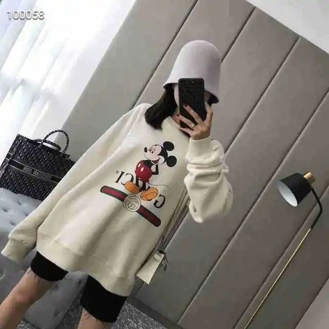 Autumn and winter 2020 new women's Mickey round neck sweater wholesale can be customized
Autumn and winter 2020 new women's Mickey round neck sweater wholesale can be customized