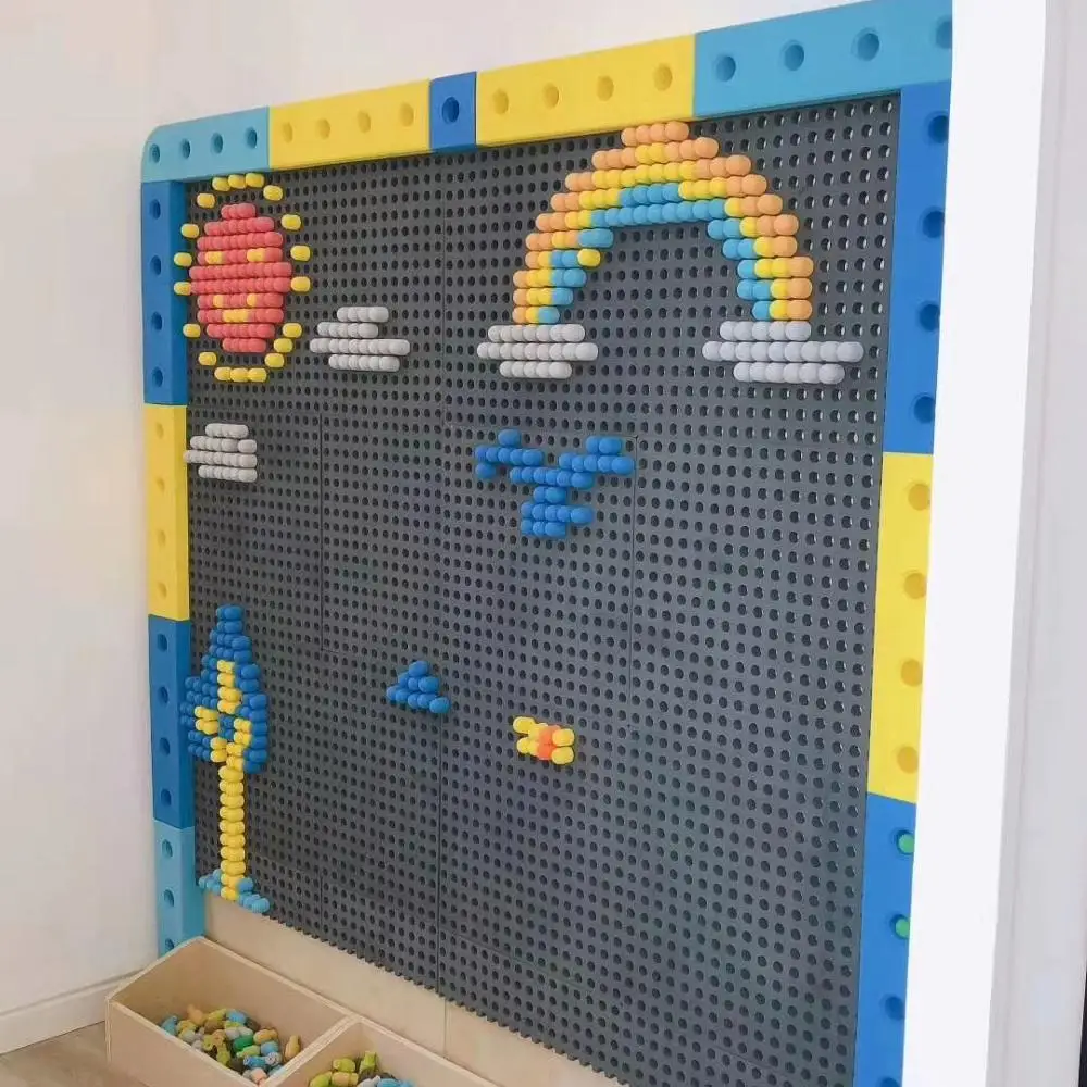 The large granulated block wall on the wall of the kindergarten is compatible with the wooden wall area of the legoing wall, Colorful
The large granulated block wall on the wall of the kindergarten is compatible with the wooden wall area of the legoing wall, Colorful