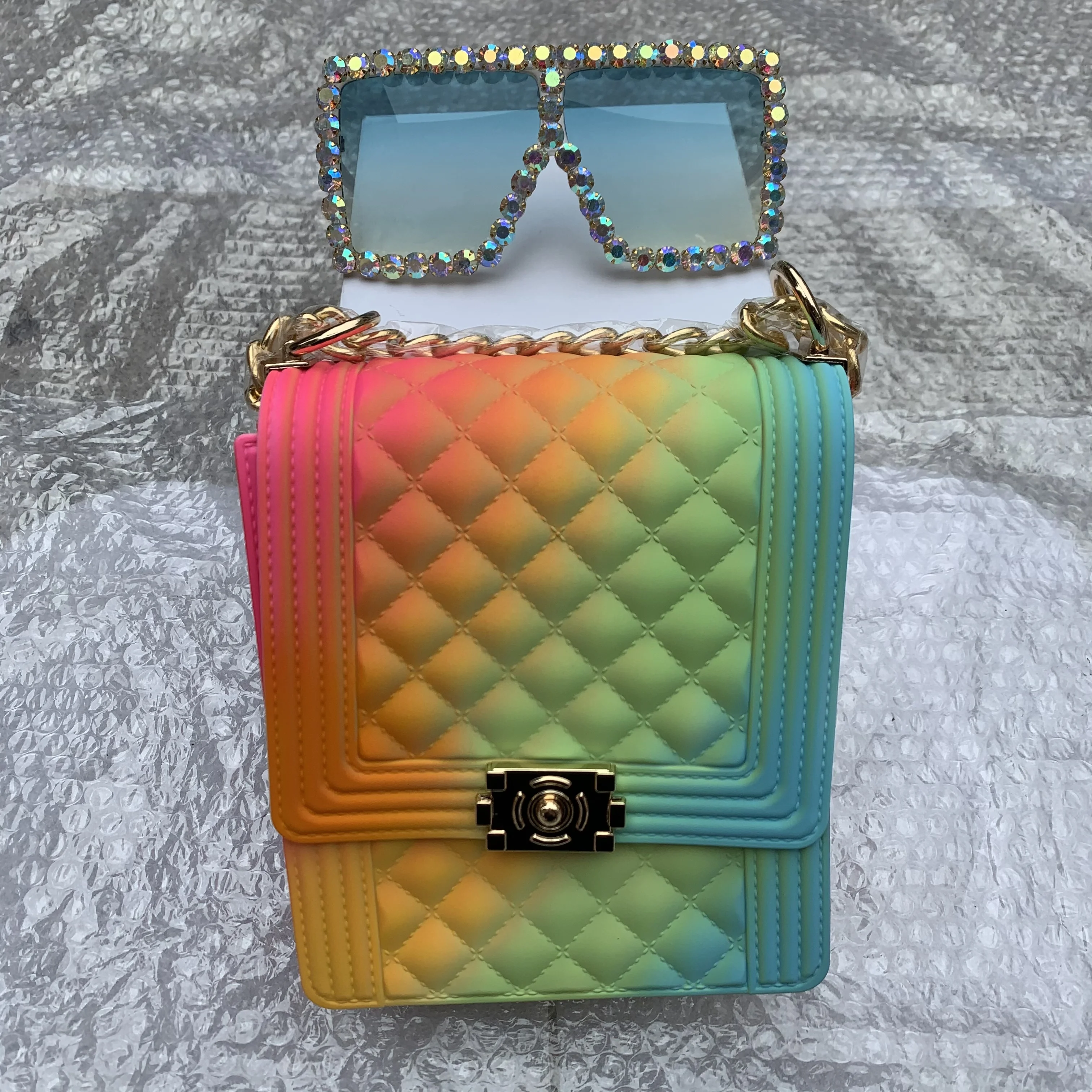 2021 wholesale designer bags 2021 handbag jelly bag purse set with sunglasses matching shades set for women handbags ladies, 20 colors
2021 wholesale designer bags 2021 handbag jelly bag purse set with sunglasses matching shades set for women handbags ladies, 20 colors