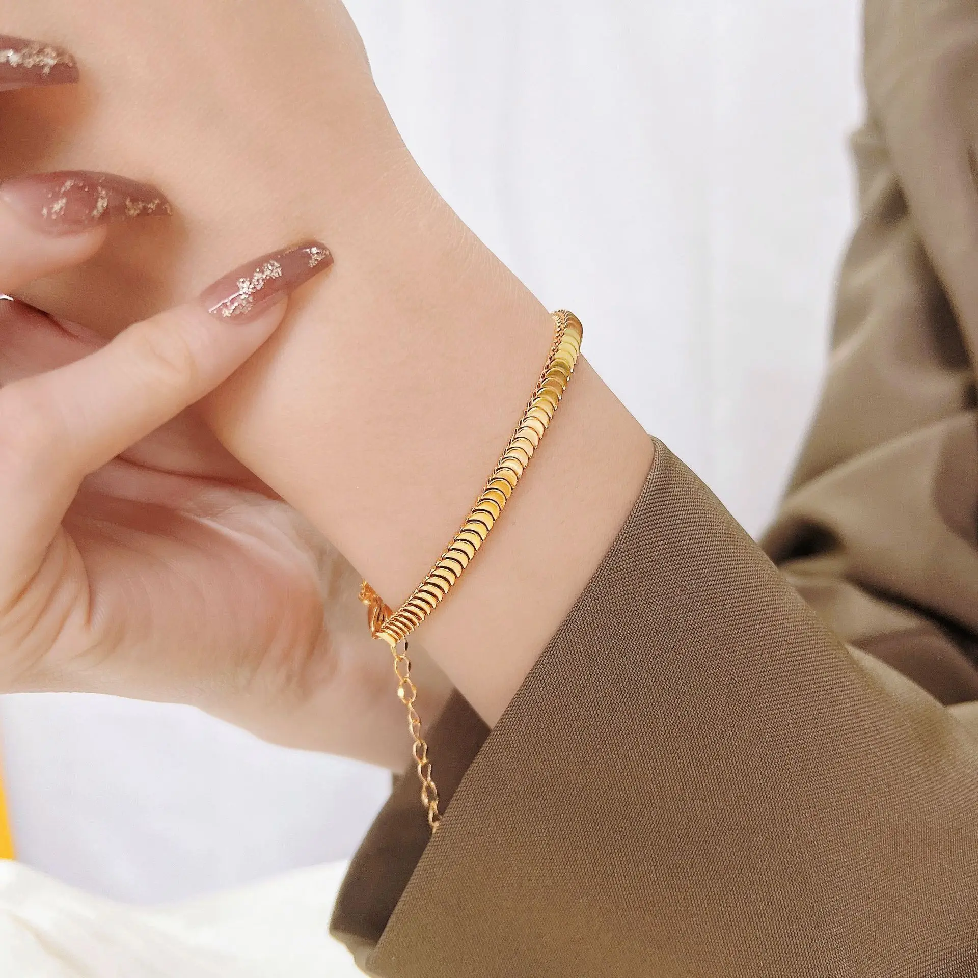 Waterproof Jewelry Thick Soft Stacked Chain Snake Chain Bracelet 18K Gold Plated Stainless Steel Fish Scale Bracelet YF3332
Waterproof Jewelry Thick Soft Stacked Chain Snake Chain Bracelet 18K Gold Plated Stainless Steel Fish Scale Bracelet YF3332