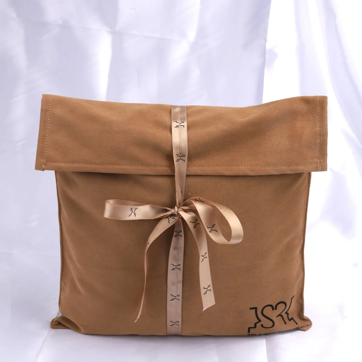 High End Faux Suede Envelope Packing Bag For Handbag Custom Logo Printing Envelope Velvet Gift Jewelry Pouch With Bow
High End Faux Suede Envelope Packing Bag For Handbag Custom Logo Printing Envelope Velvet Gift Jewelry Pouch With Bow