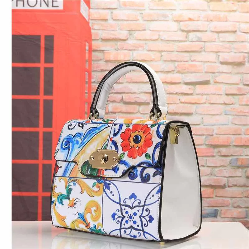 2021 Luxury Fashion Printed Ladies Shoulder Messenger Bag High Quality Famous Designer Women Purse and Handbags sac a main
2021 Luxury Fashion Printed Ladies Shoulder Messenger Bag High Quality Famous Designer Women Purse and Handbags sac a main