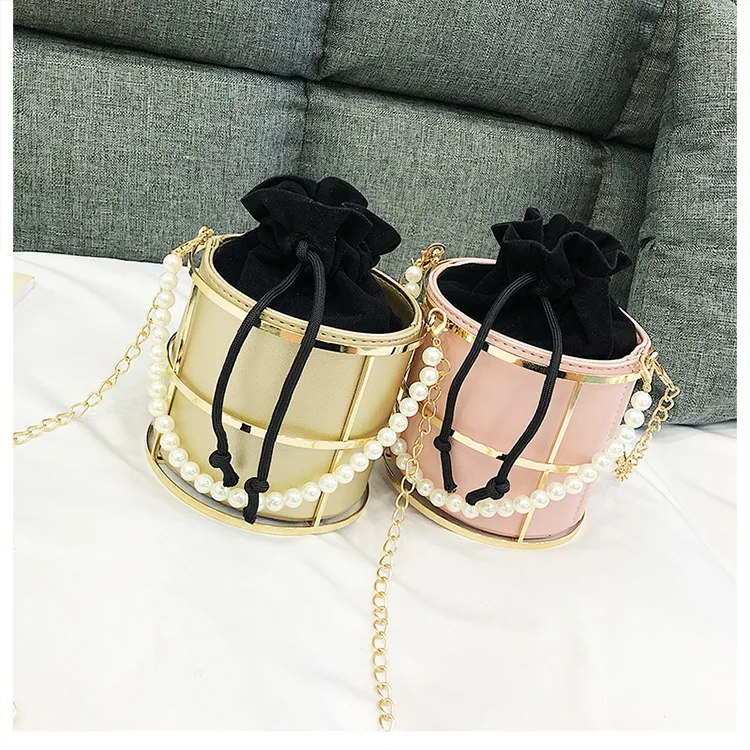 Popular design fashion handbag women messenger pearl bag, Multicolor matching or according to your request.
Popular design fashion handbag women messenger pearl bag, Multicolor matching or according to your request.