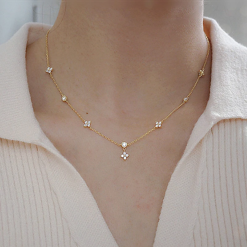Exquisite S925 Silver Four-leaf Clover Collar Chain Zircon Crystal Petal Collar Chain Necklace for Women
Exquisite S925 Silver Four-leaf Clover Collar Chain Zircon Crystal Petal Collar Chain Necklace for Women