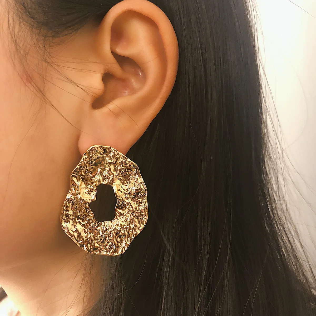 fashion gold plated earrings trend 2020 stylish metal retro geometry irregular round earrings (KER577), Same as the picture
fashion gold plated earrings trend 2020 stylish metal retro geometry irregular round earrings (KER577), Same as the picture