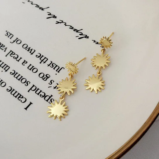 Fashion Design 18K Gold Plated Earring Sterling Silver Tassel Drop Flower Stud Earring
Fashion Design 18K Gold Plated Earring Sterling Silver Tassel Drop Flower Stud Earring